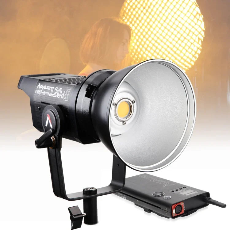 Aputure LS C120D II - Éclairage vidéo de studio LED COB 5500K à haute restitution des couleurs (IRC 96), avec télécommande sans fil 2,4 GHz et boîtier de commande.