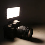 LED011S Lampe de studio photo et vidéo professionnelle de poche avec 180 LED, écran OLED et adaptateur griffe pour appareils photo reflex numériques Canon/Nikon.