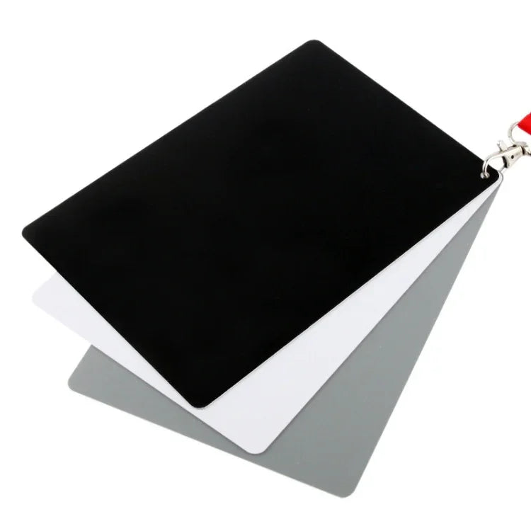 Carte de balance 3 en 1 noir, blanc et gris / Carte grise numérique avec dragonne, compatible avec tous les appareils photo numériques, formats de fichiers : RAW et JPEG, dimensions : 8,7 cm x 5,5 cm