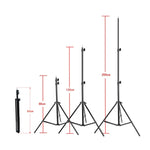Kit d'éclairage studio comprenant une softbox 50x70cm, un trépied de 2m avec bras articulé et une barre de support.
