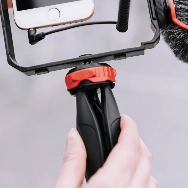 YELANGU PC203 YLG1801C Kit trépied/support de caméra LED pour selfies, vidéo, vlogging et diffusion en direct, avec poignée et stabilisateur en plastique.