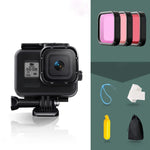 Boîtier de protection étanche 45 m pour GoPro HERO8 Black avec boucle, fixation de base, vis, filtres (violet, rouge, rose), poignée flottante, dragonne et inserts antibuée, boîtier transparent HERO8 + filtres.