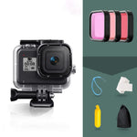 Boîtier de protection étanche 45 m pour GoPro HERO8 Black avec boucle, fixation de base, vis, filtres (violet, rouge, rose), poignée flottante, dragonne et inserts antibuée. Boîtier HERO8 noir + filtres.