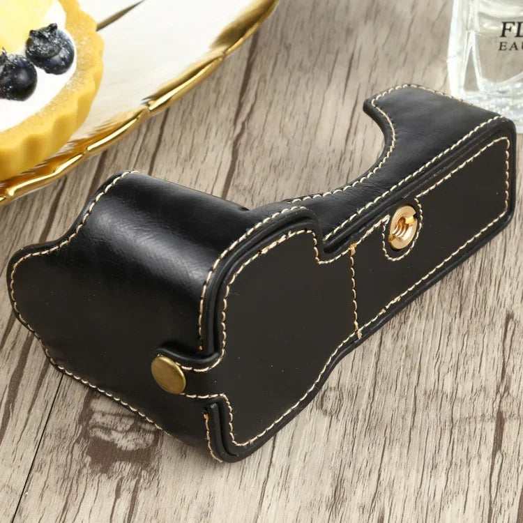 Étui demi-boîtier en cuir PU avec filetage 1/4 pouce pour appareil photo Sony ILCE-7C/A7C