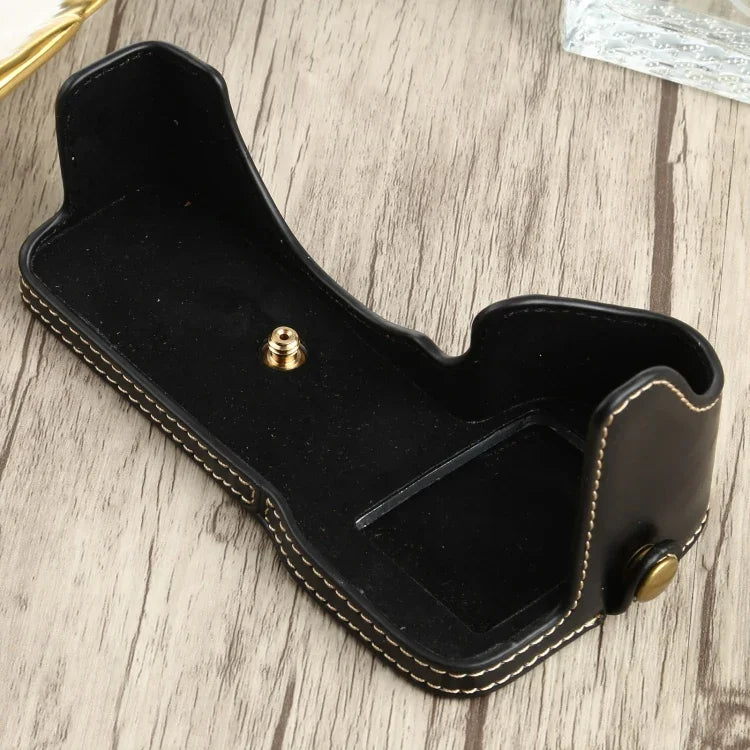 Étui demi-boîtier en cuir PU avec filetage 1/4 pouce pour appareil photo Sony ILCE-7RM4 / A7RM4 / A7R IV, pour Sony ILCE-7RM4