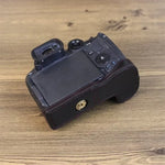 Étui demi-cuir PU pour appareil photo Canon EOS R7, filetage 1/4 pouce.