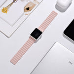Bracelet de montre à boucle magnétique pour Apple Watch Series 6 & SE & 5 & 4 44mm / 3 & 2 & 1 42mm, pour Apple Watch Ultra 49mm / Series 8&7 45mm / SE 2&6&SE&5&4 44mm / 3&2&1 42mm, pour Apple Watch Series 7 45mm / 6 & SE & 5 & 4 44mm / 3 & 2 & 1 42mm