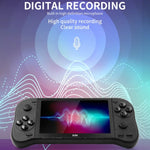 Console de jeux rétro portable X50 avec écran 5,1 pouces, 8 Go de mémoire et plus de 6 000 jeux. Disponible en noir et rouge/bleu.