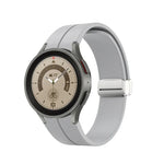 Bracelet de montre en silicone avec boucle déployante en argent, pour Samsung Galaxy Watch5 40 et 44mm / Pro 45mm