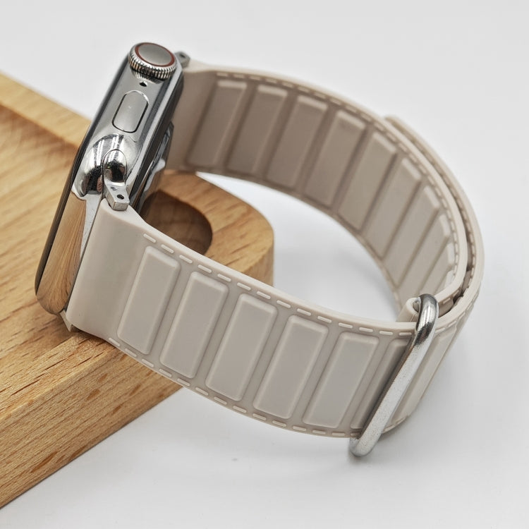 Bracelet de montre en silicone magnétique à boucle inversée, pour Apple Watch Series 10 46mm, pour Apple Watch Series 10 42mm, pour Apple Watch SE 2023 44mm