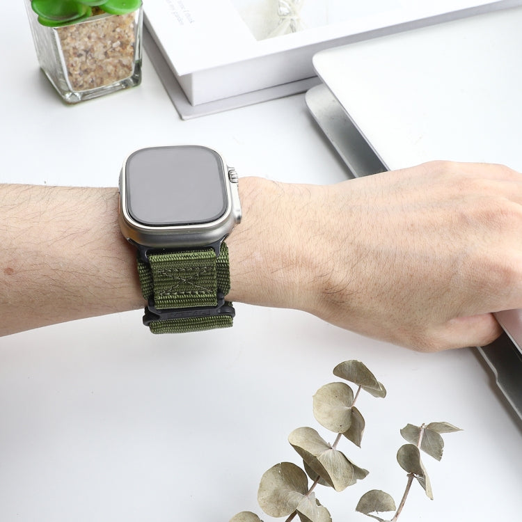 AW Nylon Two-Section Watch Band, For Apple Watch Series 7 41mm, For Apple Watch Series 7 45mm, For Apple Watch SE 40mm, For Apple Watch SE 44mm, For Apple Watch Series 6 40mm, For Apple Watch Series 6 44mm, For Apple Watch Series 5 44mm                ...