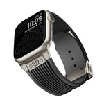 Bracelet de montre en silicone élastique avec boucle en titane texturée verticale
