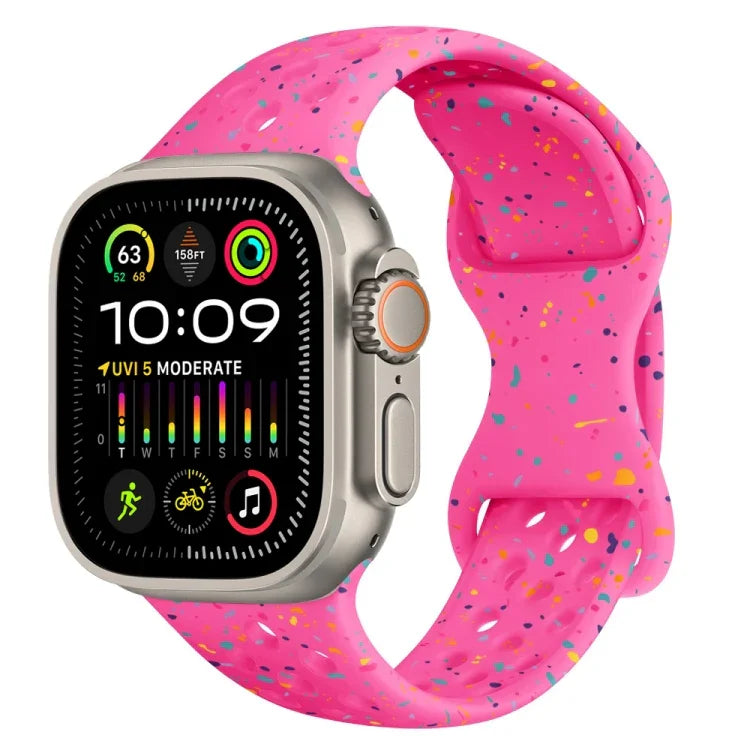Bracelet de montre en silicone camouflage avec boucle papillon et perforations, compatible avec Apple Watch Ultra 2 49 mm, Apple Watch Series 9 45 mm, Apple Watch Series 9 41 mm et Apple Watch Ultra 49 mm.