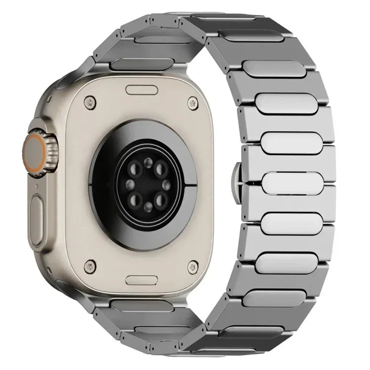 Bracelet de montre ovale en alliage de titane avec boucle papillon, compatible avec Apple Watch SE 2023 44 mm, Apple Watch Ultra 2 49 mm, Apple Watch Series 9 45 mm, Apple Watch Ultra 49 mm, Apple Watch Series 8 45 mm et Apple Watch SE 2022 44 mm…