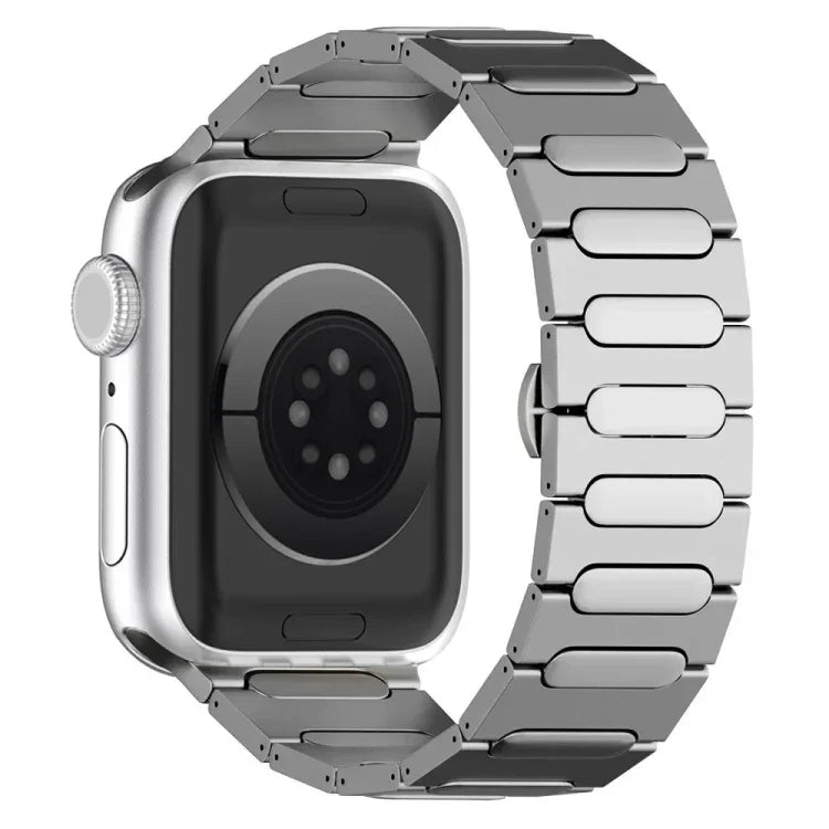 Bracelet de montre ovale en alliage de titane avec boucle papillon, compatible avec Apple Watch SE 2023 44 mm, Apple Watch Ultra 2 49 mm, Apple Watch Series 9 45 mm, Apple Watch Ultra 49 mm, Apple Watch Series 8 45 mm et Apple Watch SE 2022 44 mm…