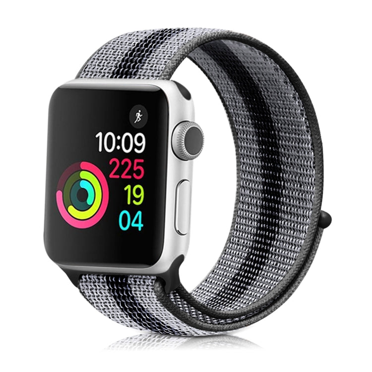 Bracelet en nylon à boucle, Pour Apple Watch Series 8&7 41mm / SE 2&6&SE&5&4 40mm / 3&2&1 38mm, Pour Apple Watch Ultra 49mm / Series 8&7 45mm / SE 2&6&SE&5&4 44mm / 3&2&1 42mm, Pour Apple Watch Series 7 45mm / 6 & SE & 5 & 4 44mm / 3 & 2 & 1 42mm