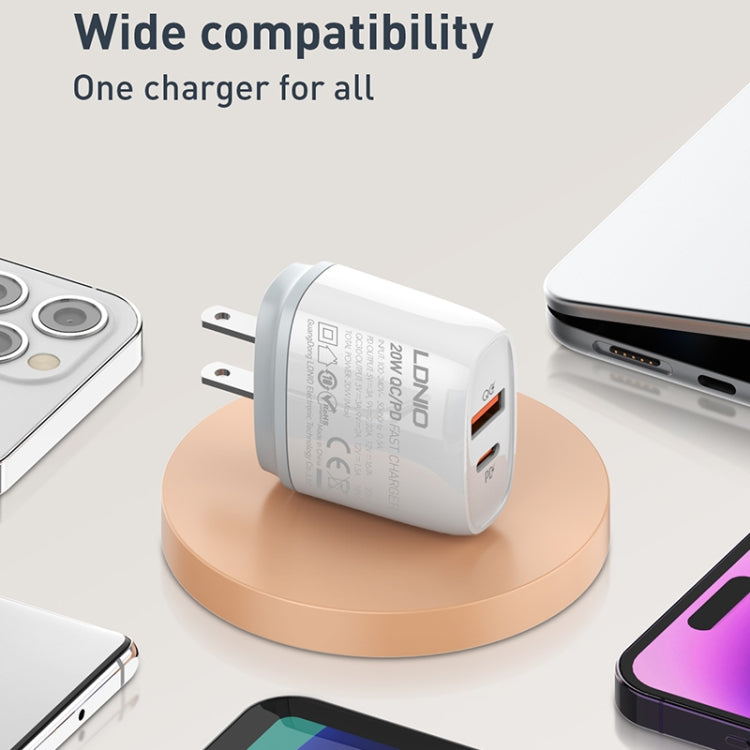 Chargeur rapide USB + Type-C LDNIO Q229 QC3.0 / PD20W avec câble USB vers 8 broches 1m, prise EU, prise UK, prise US
