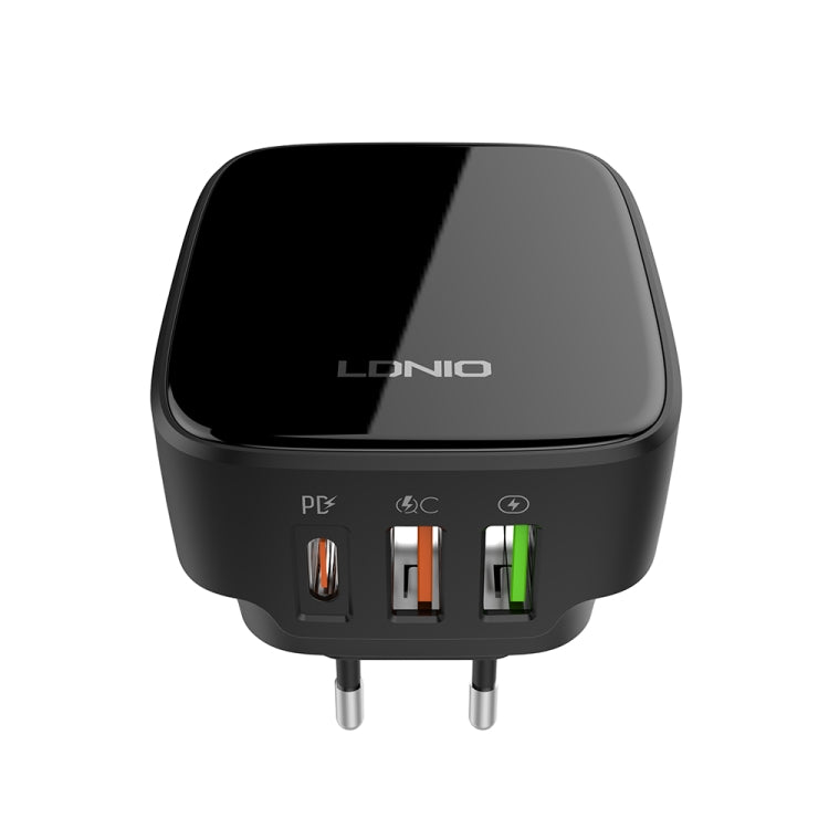 Chargeur port Type-C + double USB LDNIO Q334 32W avec câble de données USB-C / Type-C vers USB-C / Type-C 1m, prise EU, prise UK, prise US