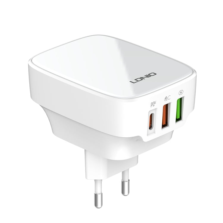 Chargeur port Type-C + double USB LDNIO Q334 32W avec câble de données USB-C / Type-C vers USB-C / Type-C 1m, prise EU, prise UK, prise US