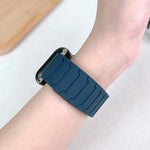 Bracelet de montre magnétique en silicone, pour Apple Watch 46mm / 49mm / 45mm / 44mm, pour Apple Watch 42mm / 41mm / 40mm / 38mm