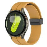 Bracelet de montre en silicone noir pliable xDfind avec boucle magnétique, compatible avec Samsung Galaxy Watch7 / FE / 6 / 5 / 4
