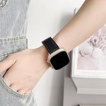 Bracelet de montre xDfind en cuir grainé noir requin, compatible avec Apple Watch 42/44/45/46/49 mm et Apple Watch 38/40/41/S10 42 mm.