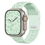 Bracelet de montre en silicone à boucle concave motif léopard, compatible avec Apple Watch 46 mm / 49 mm / 45 mm / 44 mm et Apple Watch 42 mm / 41 mm / 40 mm / 38 mm.