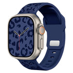 Bracelet de montre en silicone à boucle concave motif léopard, compatible avec Apple Watch 46 mm / 49 mm / 45 mm / 44 mm et Apple Watch 42 mm / 41 mm / 40 mm / 38 mm.