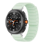 Bracelet de montre magnétique en silicone xDfind, compatible avec les Samsung Galaxy Watch Ultra / Ultra 2025, Galaxy Watch 8 / 8 Classic et Galaxy Watch 7 / 6 / 5 / FE.
