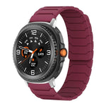 Bracelet de montre magnétique en silicone xDfind, compatible avec les Samsung Galaxy Watch Ultra / Ultra 2025, Galaxy Watch 8 / 8 Classic et Galaxy Watch 7 / 6 / 5 / FE.