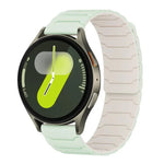 Bracelet de montre magnétique en silicone xDfind, compatible avec les Samsung Galaxy Watch Ultra / Ultra 2025, Galaxy Watch 8 / 8 Classic et Galaxy Watch 7 / 6 / 5 / FE.