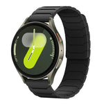 Bracelet de montre magnétique en silicone xDfind, compatible avec les Samsung Galaxy Watch Ultra / Ultra 2025, Galaxy Watch 8 / 8 Classic et Galaxy Watch 7 / 6 / 5 / FE.