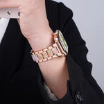 Bracelet de montre xDfind à trois perles en résine et métal, compatible avec Apple Watch 42/44/45/46/49 mm et Apple Watch 38/40/41/S10 42 mm.