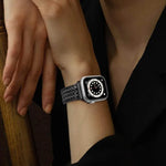 Bracelet de montre xDfind en acier inoxydable tressé à chevrons, compatible avec Apple Watch 42/44/45/46/49 mm et Apple Watch 38/40/41/S10 42 mm.