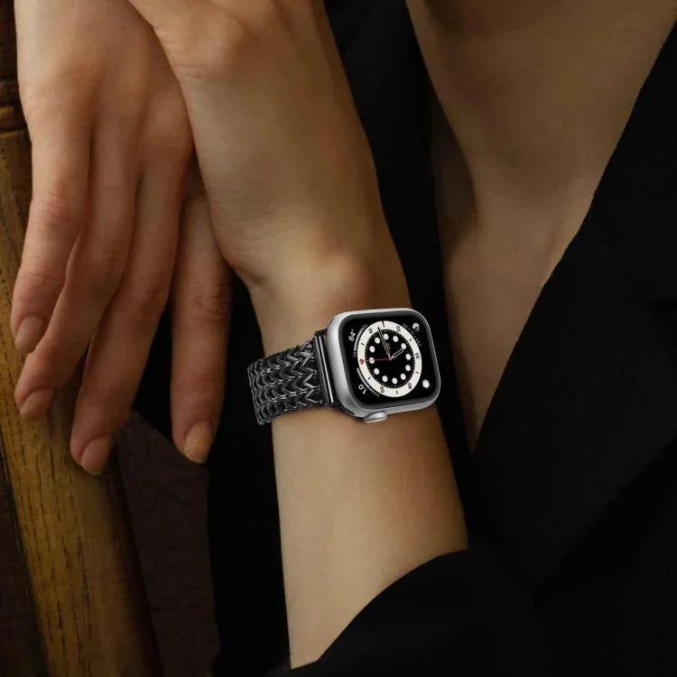 Bracelet de montre xDfind en acier inoxydable tressé à chevrons, compatible avec Apple Watch 42/44/45/46/49 mm et Apple Watch 38/40/41/S10 42 mm.