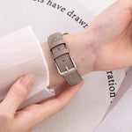 Bracelet de montre hybride en cuir et métal avec chaîne en denim xDfind, compatible avec Apple Watch 42/44/45/46/49 mm et Apple Watch 38/40/41/S10 42 mm.