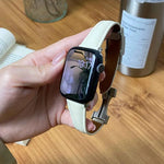 Bracelet de montre en cuir véritable uni, fin et à boucle magnétique, compatible avec Apple Watch 46 mm / 49 mm / 45 mm / 44 mm et Apple Watch 42 mm / 41 mm / 40 mm / 38 mm.