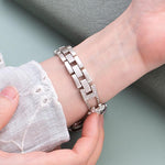 Bracelet de montre xDfind à nœud papillon et chaîne en métal serti de diamants, compatible avec Apple Watch 42/44/45/46/49 mm et Apple Watch 38/40/41/S11 42 mm.