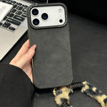 Étui de téléphone en similicuir suédé avec corde en peluche lapin sérigraphiée, Pour iPhone 17 Pro Max, Pour iPhone 17 Pro, Pour iPhone 17, Pour iPhone 16 Pro Max, Pour iPhone 16 Pro, Pour iPhone 16, Pour iPhone 15 Pro Max, Pour iPhone 15 Pro