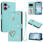 ZS01 Coque de Téléphone Double Couche Cœur Floral en Cuir Vegan avec Dragonne, Pour iPhone 16 Pro, Pour iPhone 16 Plus, Pour iPhone 16, Pour iPhone 15 Pro Max, Pour iPhone 15 Pro, Pour iPhone 15 Plus