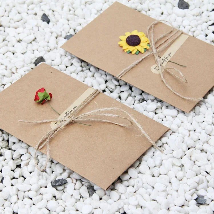 5 PCS Carte de vœux créative DIY en papier kraft rétro avec grandes fleurs séchées, carte d'anniversaire avec fleurs séchées