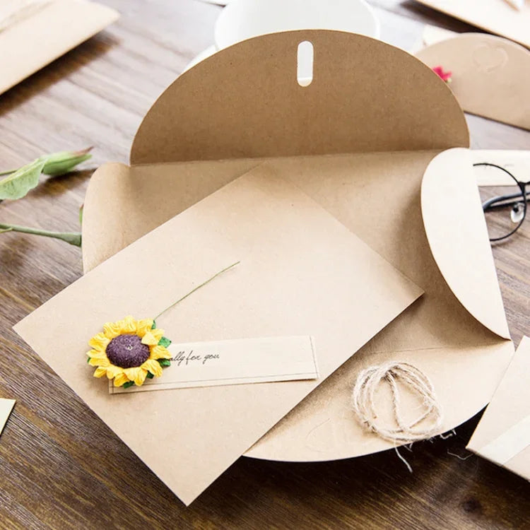 5 PCS Carte de vœux créative DIY en papier kraft rétro avec grandes fleurs séchées, carte d'anniversaire avec fleurs séchées