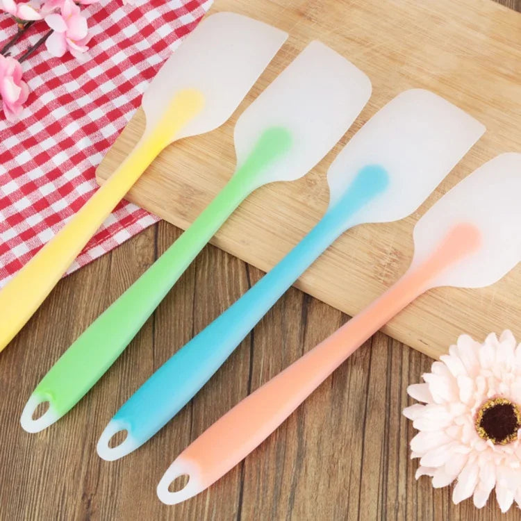 5 Racloirs à crème/spatules à gâteau en silicone translucides monobloc, résistants aux hautes températures, couleurs aléatoires