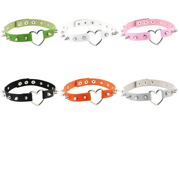 Collier ras du cou en cuir clouté en forme de cœur, style punk, livraison couleur aléatoire, TXXQ04
