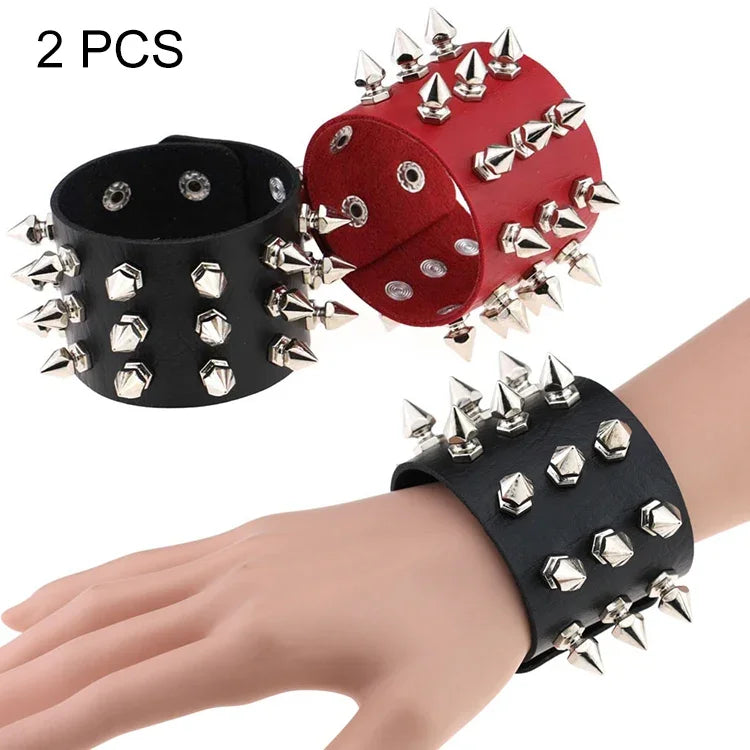 2 PCS Bracelet en Cuir à Rivets 3 Rangées, Style Punk Européen et Américain, Mode Exagérée à Pointe Conique, Livraison de Couleur Aléatoire