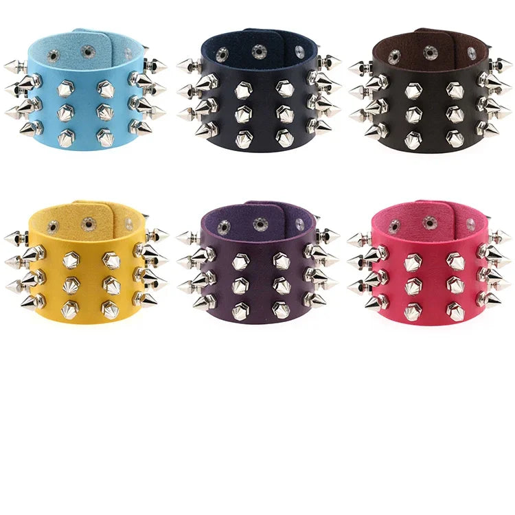 2 PCS Bracelet en Cuir à Rivets 3 Rangées, Style Punk Européen et Américain, Mode Exagérée à Pointe Conique, Livraison de Couleur Aléatoire