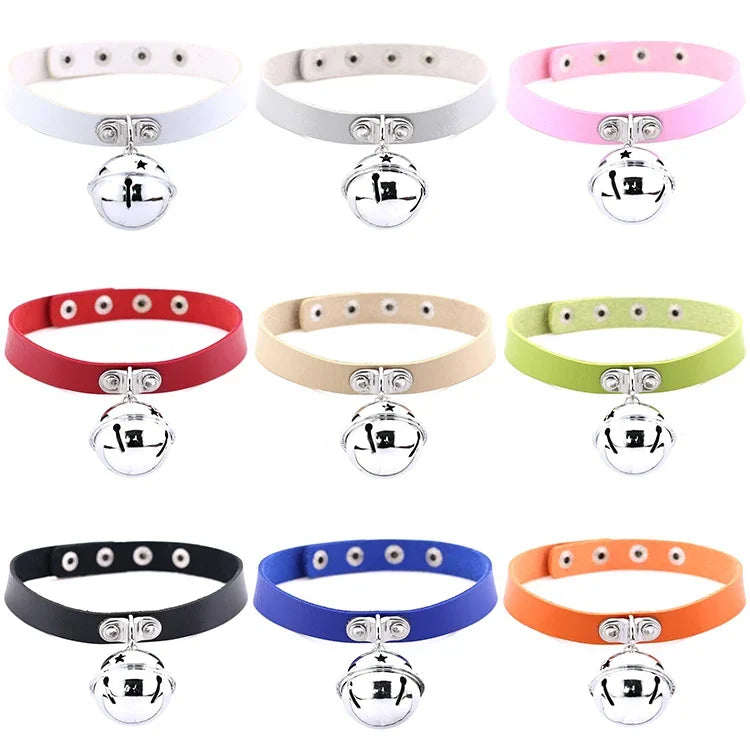 2 colliers ras-du-cou pour femme en cuir style punk japonais avec pendentif clochette, livraison couleur aléatoire, LD01