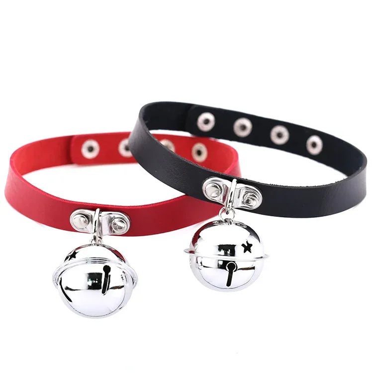 2 colliers ras-du-cou pour femme en cuir style punk japonais avec pendentif clochette, livraison couleur aléatoire, LD01