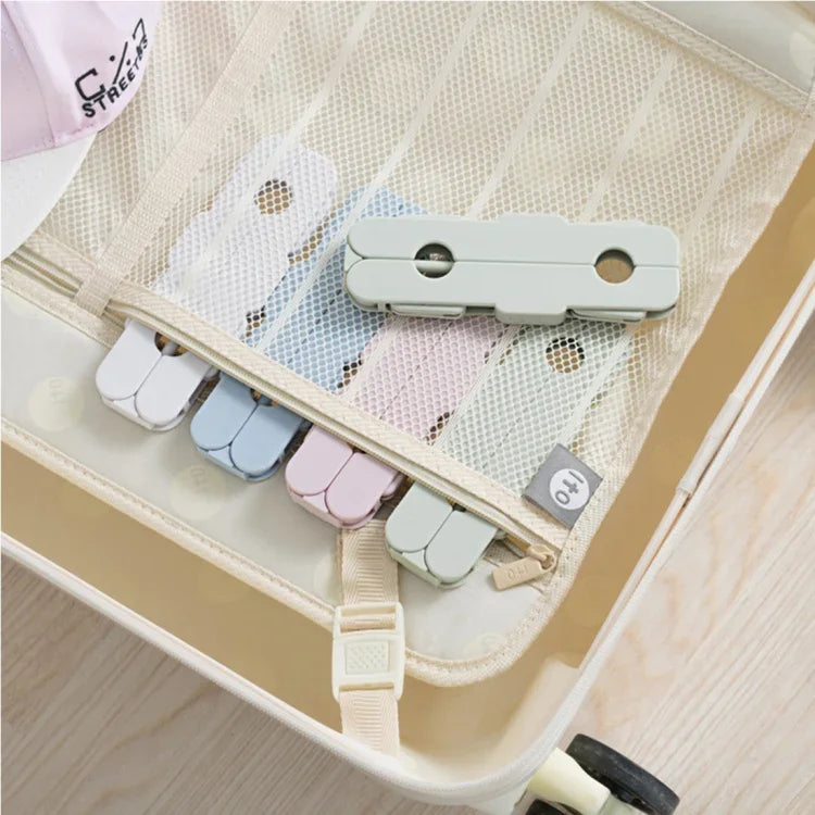 Étendage pliant avec 4 clips cachés pour la maison/voyage, livraison couleur aléatoire, cintre pliant
