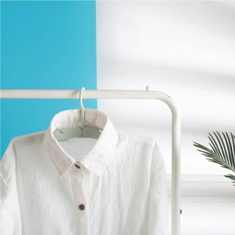Étendage pliant avec 4 clips cachés pour la maison/voyage, livraison couleur aléatoire, cintre pliant